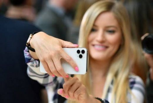 Berapa Lama Waktu yang Dibutuhkan Orang Indonesia Membeli iPhone? - GenPI.co
