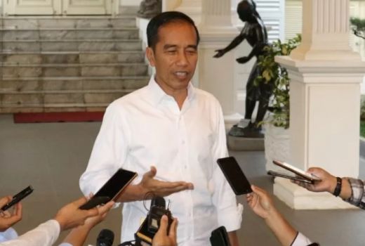 Menko Polhukam Wiranto Ditusuk, Presiden Jokowi ke RSPAD  - GenPI.co