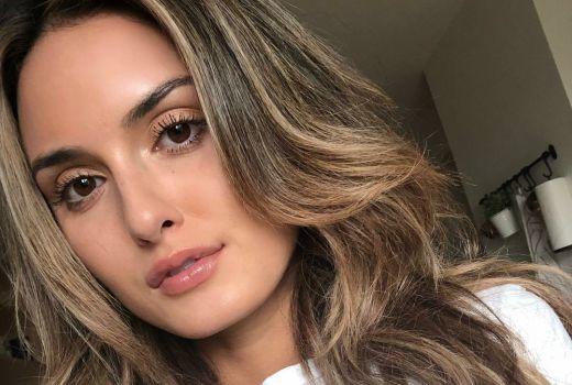 Model Cantik Ini Dilarang Nonton Bisbol Seumur Hidup - GenPI.co