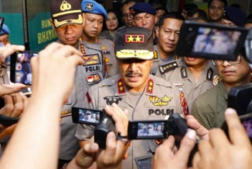 Teroris Melawan, Anggota Densus 88 Tertusuk di Pinggang dan Paha - GenPI.co