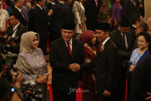 Desakan Mundur Ketua KPK Dari Kepolisian, Ini Kata Mahfud MD... - GenPI.co