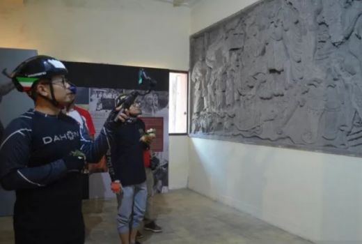 Komunitas Gowes Terperangah Lihat Situs Relief di Kemayoran - GenPI.co