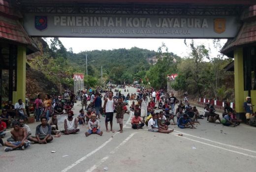 Sakit Hati Sebab Rasisme, Massa di Papua Bakar Lapas dan Polsek - GenPI.co