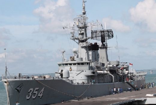 4 Kapal Perang Indonesia Siap Siaga di Laut Natuna - GenPI.co
