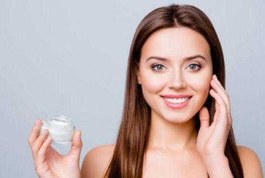 Hampir Sama, Yuk Ketahui Perbedaan Serum Wajah dan Pelembap - GenPI.co