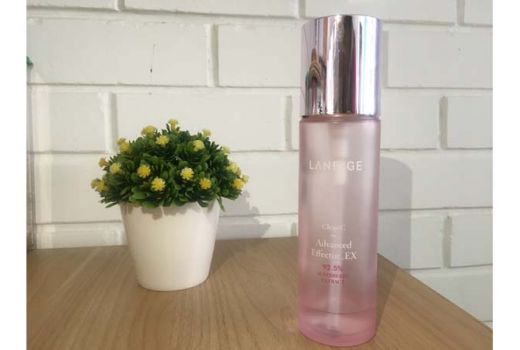 Pakai Laneige Clear-C Advanced Effector EX, Wajah Bak Artis Korea - GenPI.co