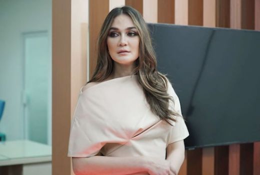 Dikira Artis Prostitusi, Luna Maya Ditawar Rp 200 Juta per Hari - GenPI.co
