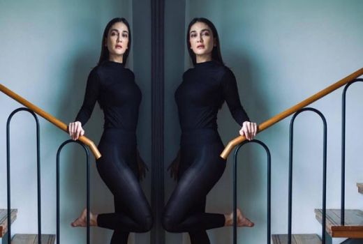 Pose Luna Maya yang Satu Ini Bikin Deg-degan Guys - GenPI.co