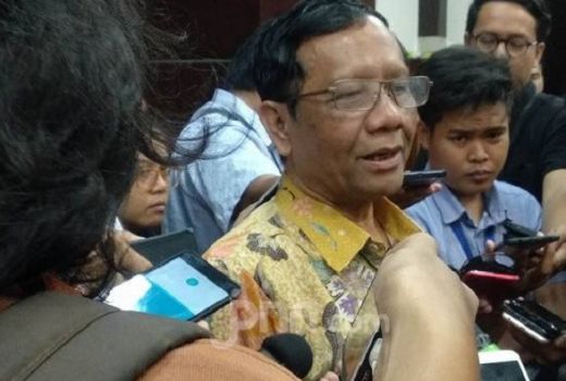 Mahfud MD Memilih Patuh, Pak Jokowi Kapan Terbitkan Perppu KPK?  - GenPI.co