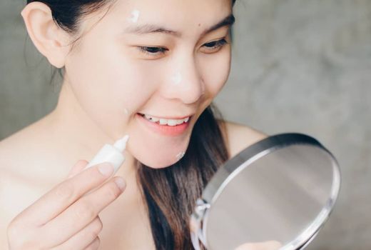 Apakah SPF dalam Makeup Sudah Cukup bagi Kulit? - GenPI.co