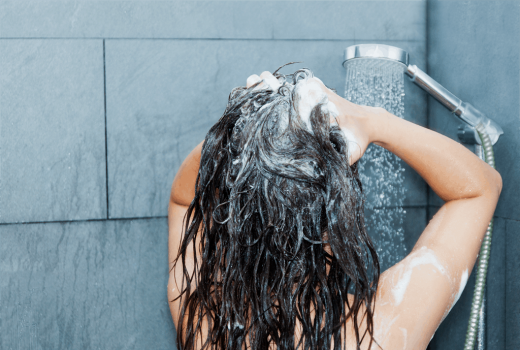 Mau Punya Rambut Sehat Berkilau? Perhatikan 5 Hal Saat Keramas - GenPI.co
