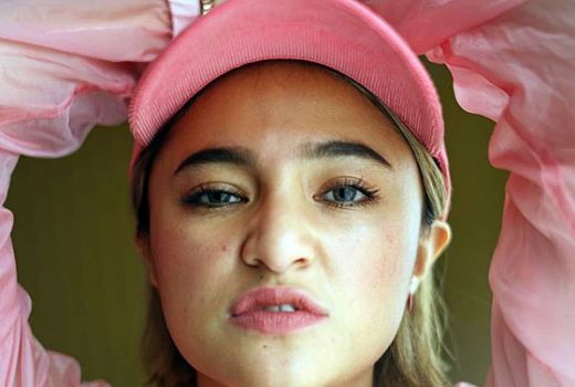 Penuh Pesona, Deretan Selebritas Ini Jadi Janda di Usia Muda - GenPI.co