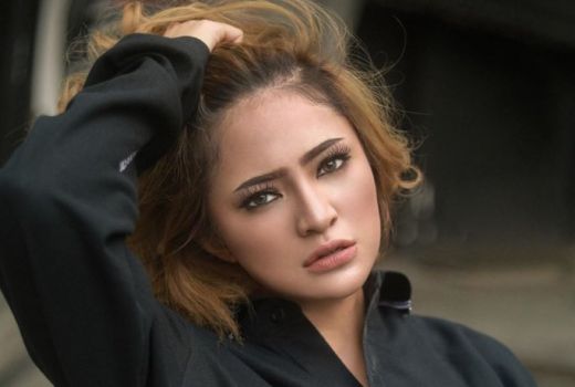 Karena Bipolar, Marshanda Akui Banyak Pria Takut Mendekat - GenPI.co