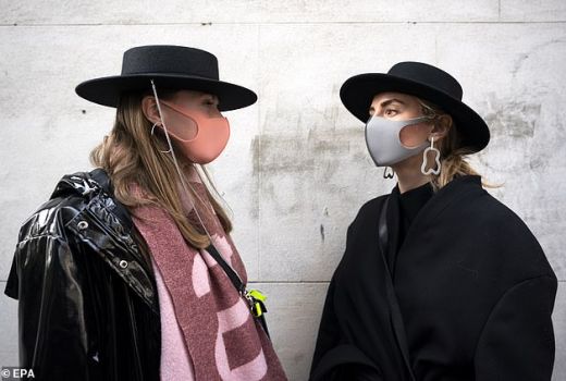 Lawan Covid-19, Saint Laurent dan Balenciaga Akan Produksi Masker - GenPI.co
