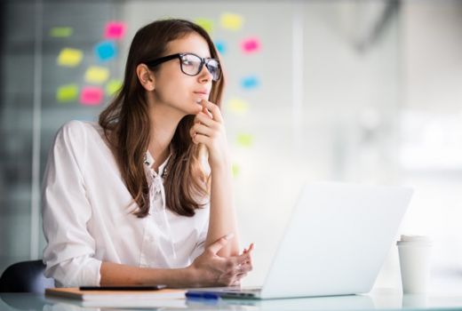 Perhatikan 4 Aspek Hukum saat Menggunakan Medsos untuk Berbisnis - GenPI.co