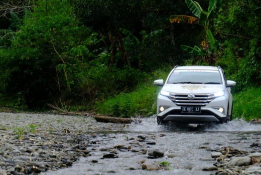 Fitur VSC pada Terios Bikin Laju Mobil Stabil Antigoyang - GenPI.co