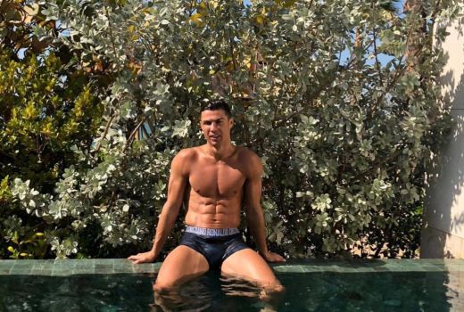 Tips Badan Atletis Ala Cristiano Ronaldo, Dijamin Wanita Lemas  - GenPI.co