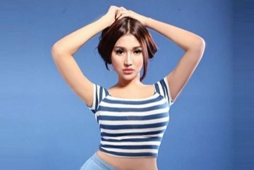 Seperti Barbie, 3 Artis Transgender Berubah Jadi Cantik dan Seksi - GenPI.co