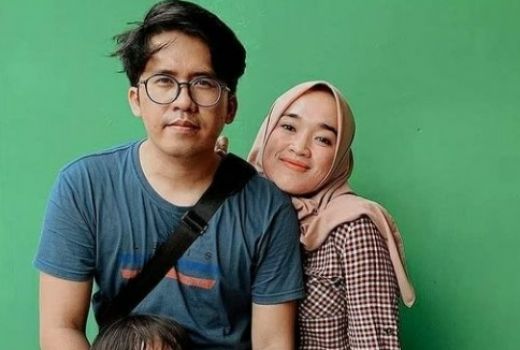 Ayus Sabyan Jalani Sidang Cerai, Adik Ayus: Semoga Rujuk - GenPI.co