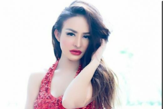 5 Selebritas Terjerat Kasus Prostitusi Online, Nomor 2 Hot Mom - GenPI.co