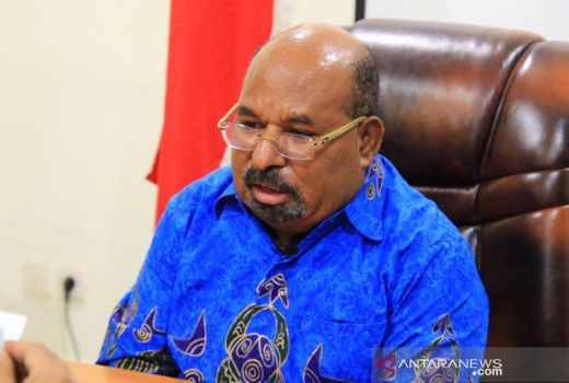 Dideportasi Papua Nugini, Ini 4 Fakta Gubernur Papua Lukas Enembe - GenPI.co