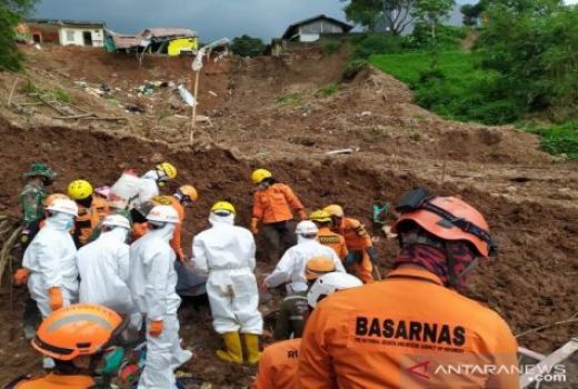 Seluruh Korban Longsor Sumedang Ditemukan, Operasi SAR Dihentikan - GenPI.co