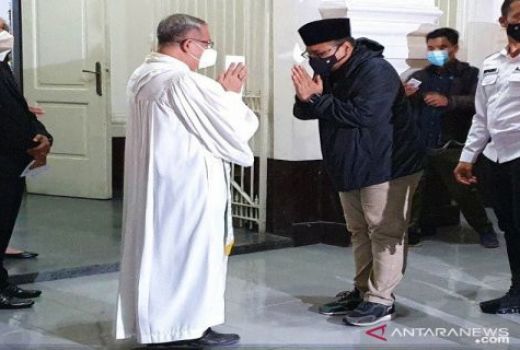 Gus Yaqut Janji Permudah Pendirian Rumah Ibadah untuk Semua Agama - GenPI.co