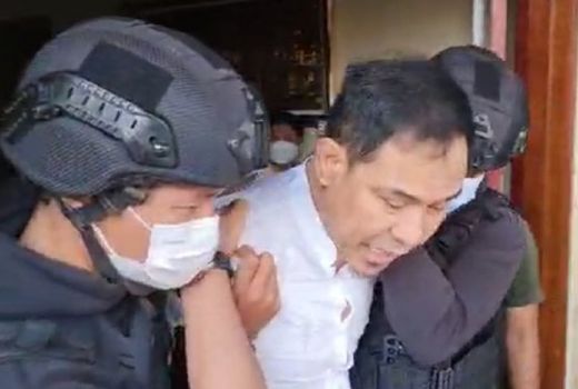 Petrus Bikin Munarman Mati Kutu, Beber Koneksi FPI-JAD-ISIS - GenPI.co