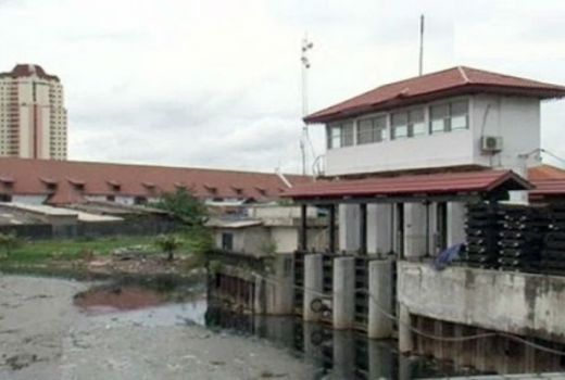 Banjir Rob, Pintu Air Pasar Ikan Siaga II - GenPI.co