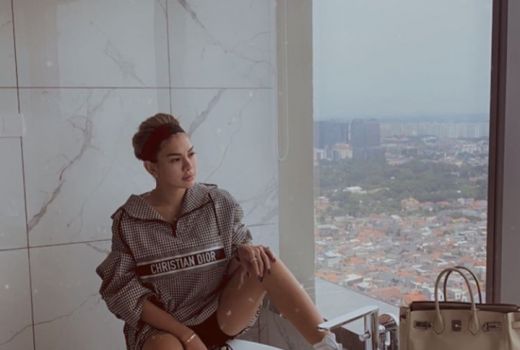 3 Selebritas Ini Habiskan Uang Miliaran untuk Operasi Plastik - GenPI.co