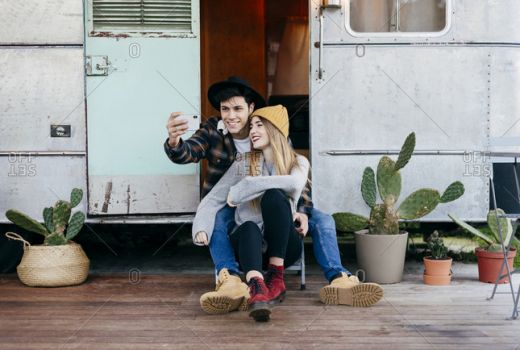 Zodiak Ini Punya Cinta Suci, Mereka Rela Berubah Demi Si Dia - GenPI.co