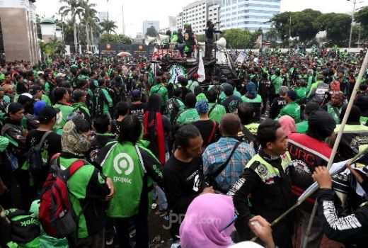 Angin Surga untuk Pengemudi Ojek Online di Indonesia - GenPI.co