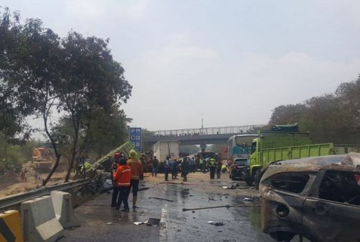 Update Kecelakaan Tol Cipularang, 8 Orang Tewas dan 24 Luka-luka - GenPI.co