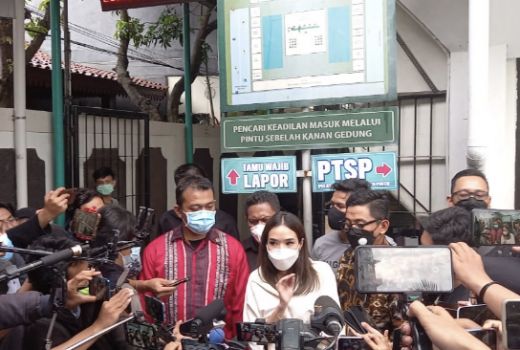 Hadiri Sidang Penyebar Video Syur, Gisel: Saya Dukung Mereka! - GenPI.co