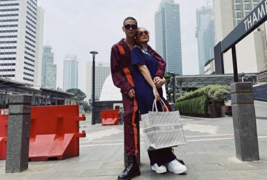 Rajin Unggah Foto Mesra, Agnez Mo & Adam Rosyadi Pacaran? - GenPI.co