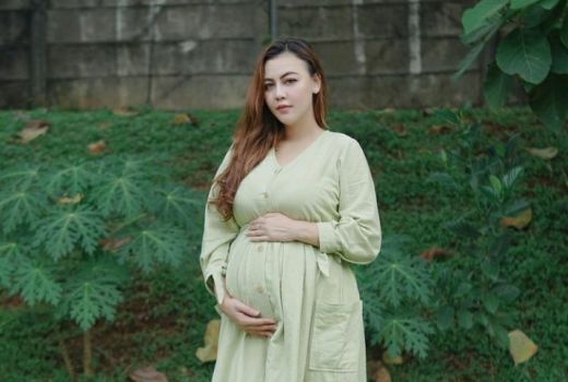 Bercerai Saat Hamil Anak Alfath, Ratu Rizky: Alhamdulillah - GenPI.co
