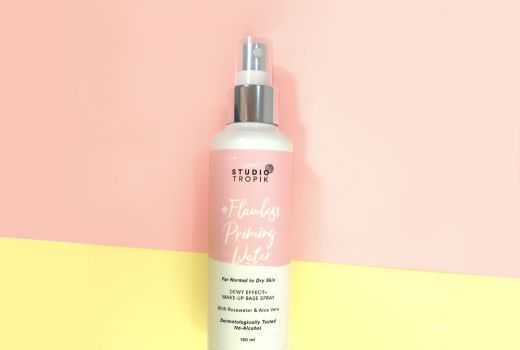 Studio Tropik Flawless Priming Water Bikin Riasan Awet Seharian - GenPI.co
