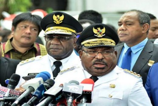 Lukas Enembe Mohon Penanganan KKB Papua Dilakukan Humanis - GenPI.co