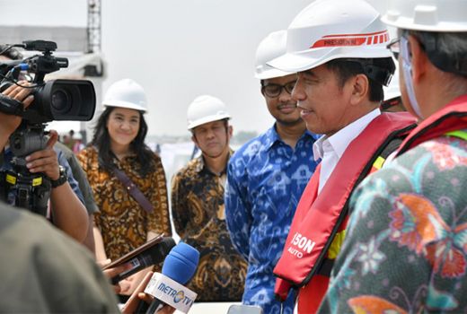 Senyumnya Putri Indahsari Tanjung Nggak Nahan, Manis Banget - GenPI.co