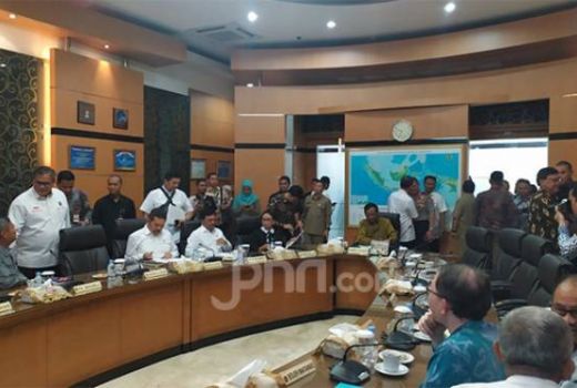 Nah loh, Prabowo dan Tito Nggak Ada Saat Dipanggil Mahfud MD  - GenPI.co