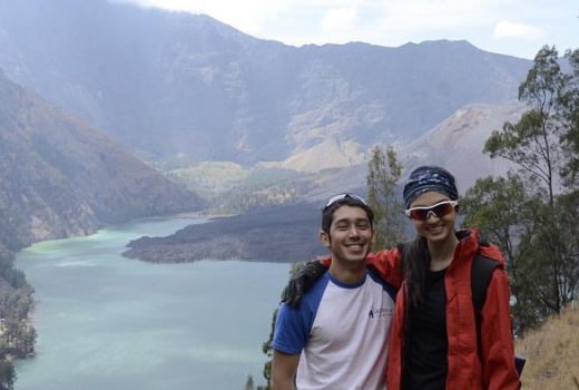Punya Hobi Mendaki Seperti Raline Shah? 5 Barang Ini Wajib Dibawa - GenPI.co