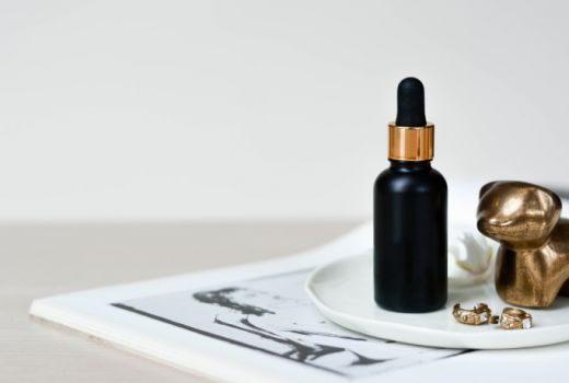 Simak! Lakukan Tahapan ini Sebelum Menggunakan Serum Wajah - GenPI.co