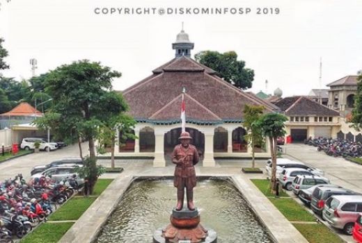 Lawan Gibran di Pilkada Solo, Cucu Pakubuwono XII Bikin Heboh - GenPI.co