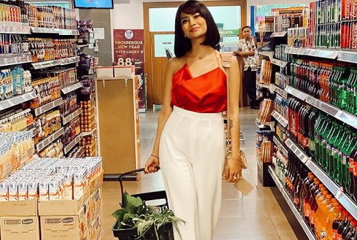 Senyum Vanessa Angel Saat Belanja Sayur Bikin Jantungan - GenPI.co
