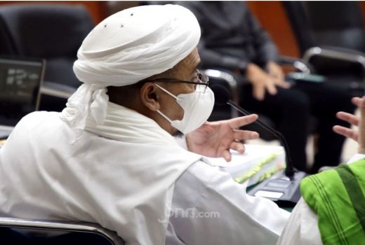 Perbandingan Pidana Rizieq dengan Pelaku Kerumunan Maumere, Telak - GenPI.co