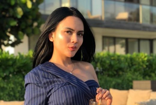 4 Artis Cantik Ini Dituding Punya Hubungan Gelap dengan Pejabat - GenPI.co