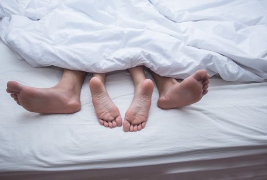 Suami Mengurung Anakku di Kamar demi Begituan dengan Pengasuh - GenPI.co