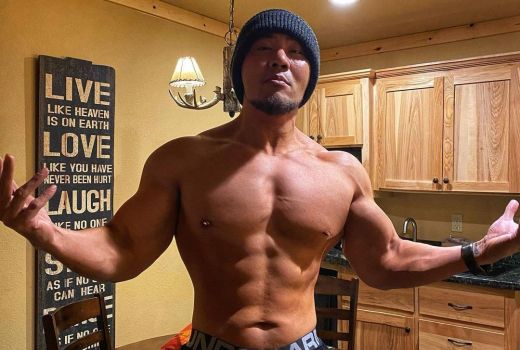 Sebelum Six Pack Seperti Sekarang, Dulunya Deddy Corbuzier Begini - GenPI.co