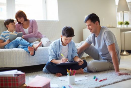 4 Tips Seru Kegiatan Bersama Anak di Rumah, Dijamin Enggak Jenuh - GenPI.co