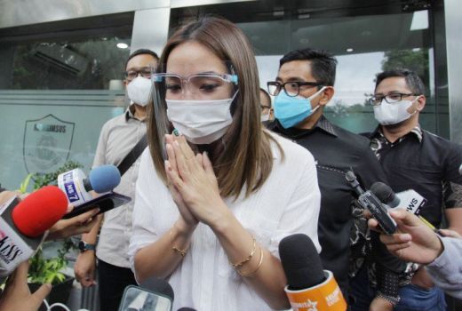 Tidak Beri Contoh Terpuji, Permintaan Maaf Gisel Sedih Banget - GenPI.co